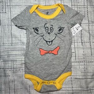 Dr. Seuss Baby Size 3-6 Month 100% Cotton Gray  Cat In The Hat Onesie New
